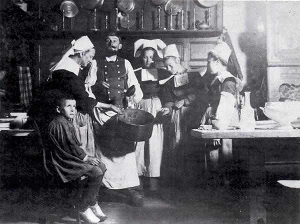 L’intérieur de l’auberge Gloanec vers 1892